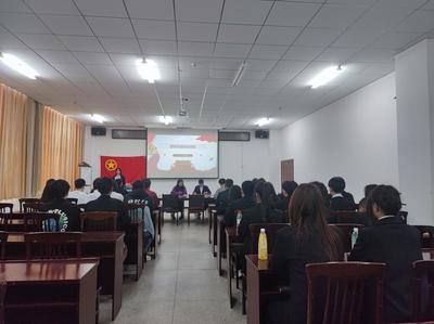 襄陽汽車職業技術學院師生來校交流